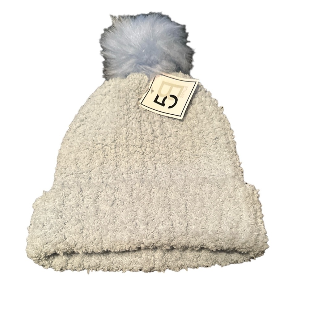 NWT blue faux fur Pom beanie hat